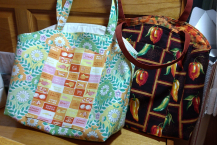 Pretty FLoral Divided Tote